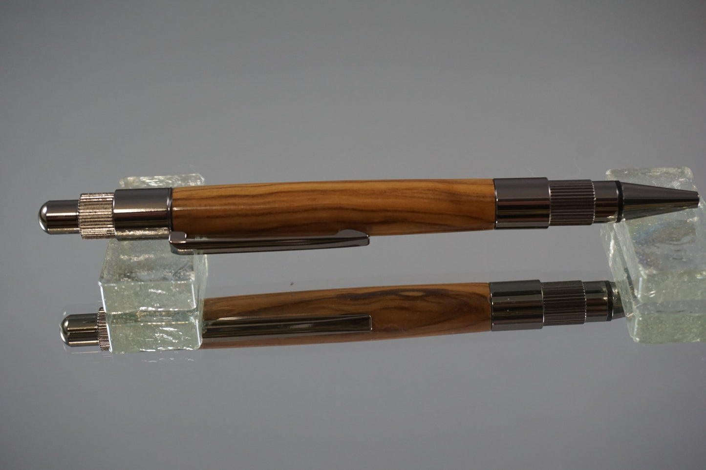 Stratus Click Ballpoint Pen -- Olive Wood