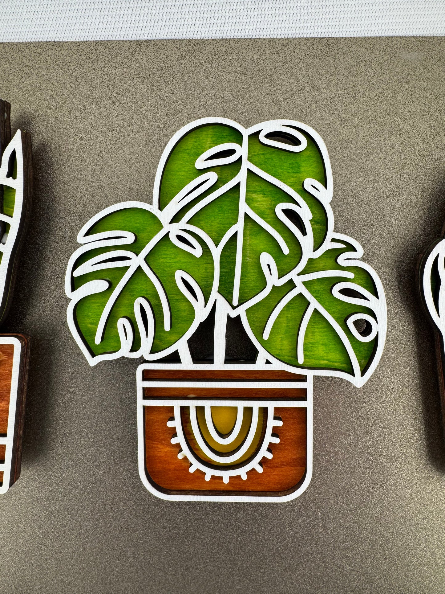 Magnet -- Laser -- Wooden -- Cactus